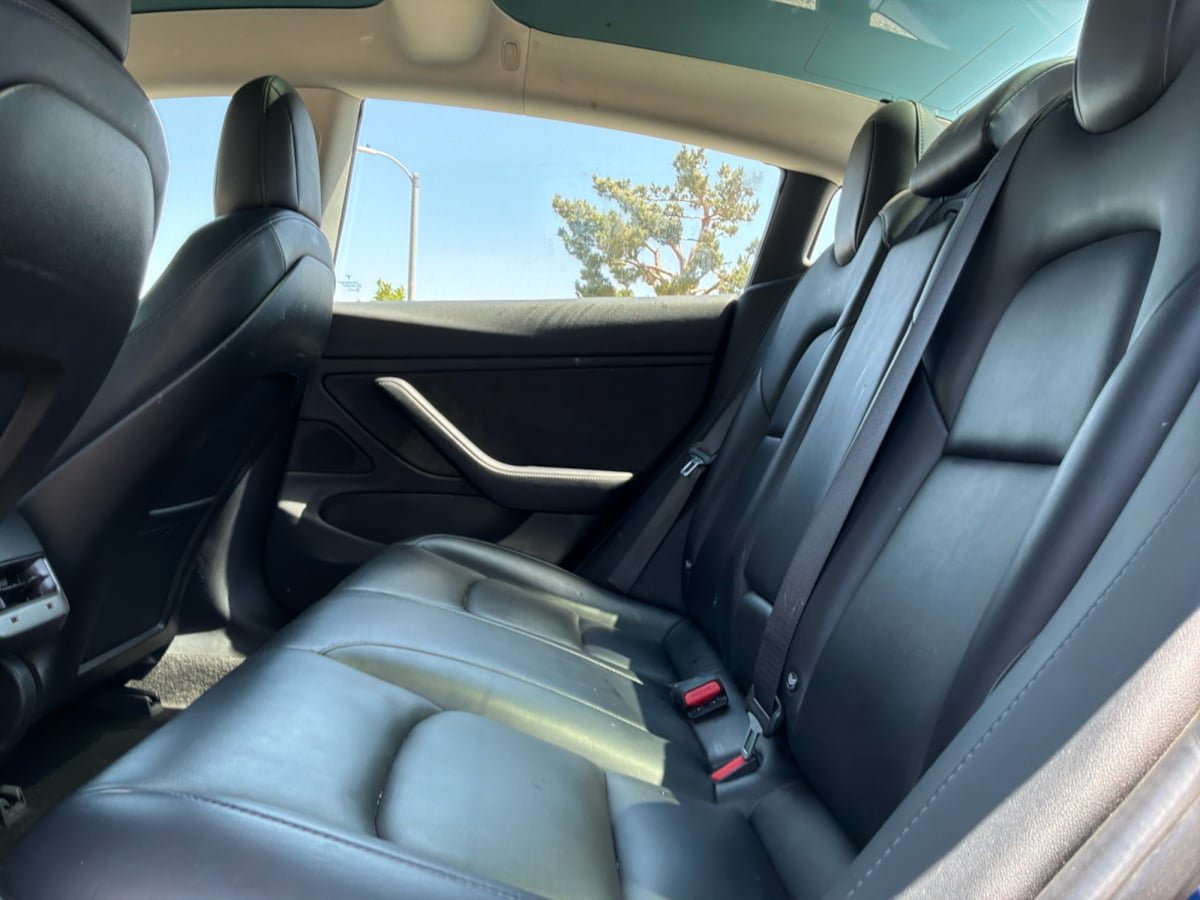 Used 2018 Tesla Model 3 Long Range RWD image 17