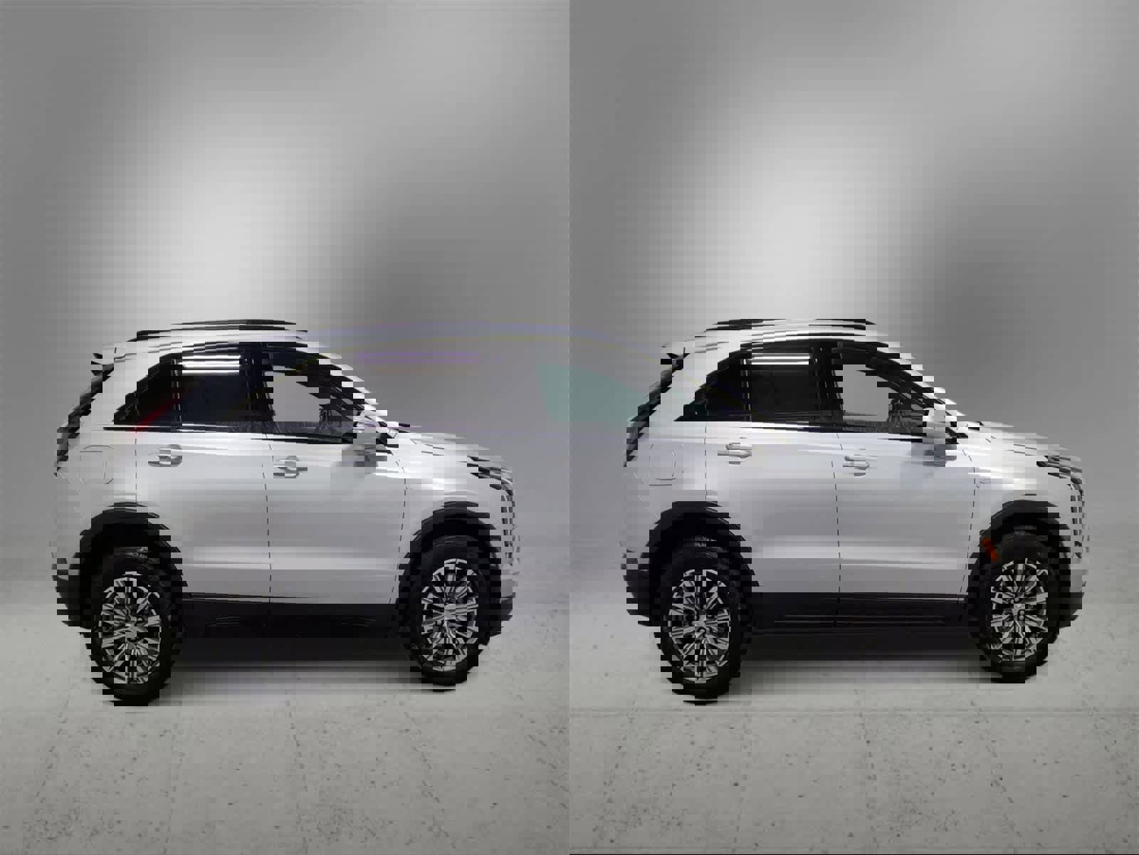 Used 2022 Cadillac XT4 Sport w/ Cold Weather Package image 9