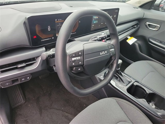 New 2025 Kia K4 LXS image 18