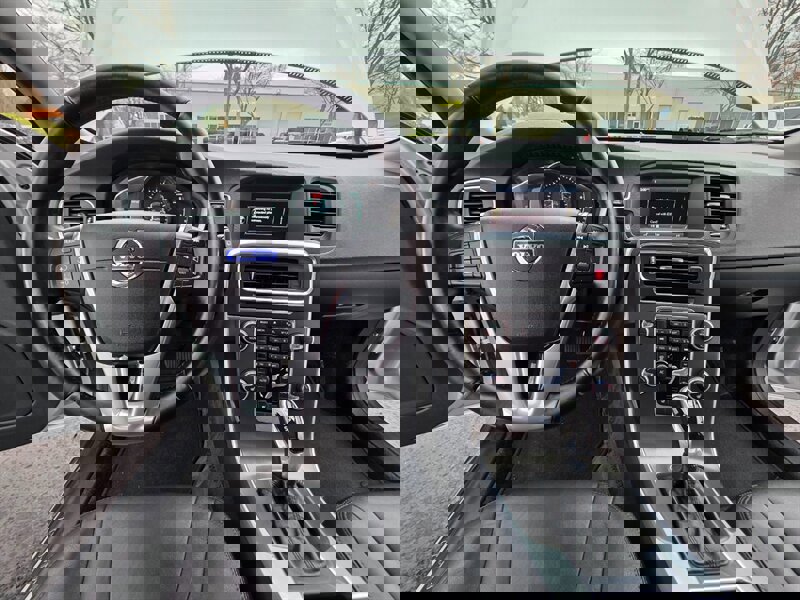 Used 2015 Volvo V60 T5 Premier image 52