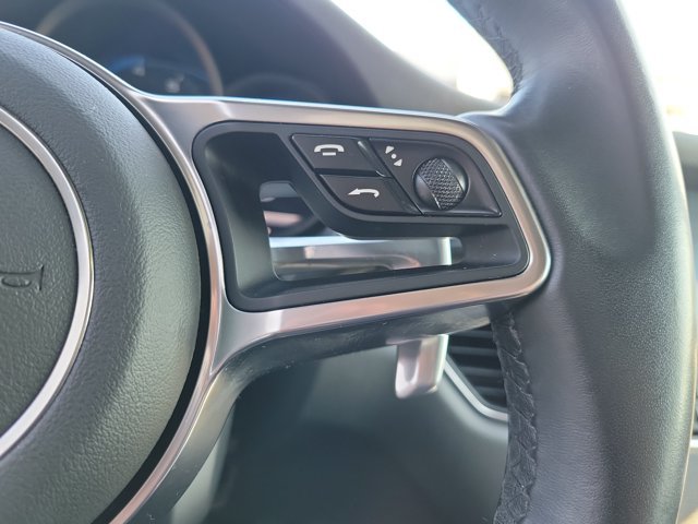 Certified 2017 Porsche Macan AWD/4WD image 32