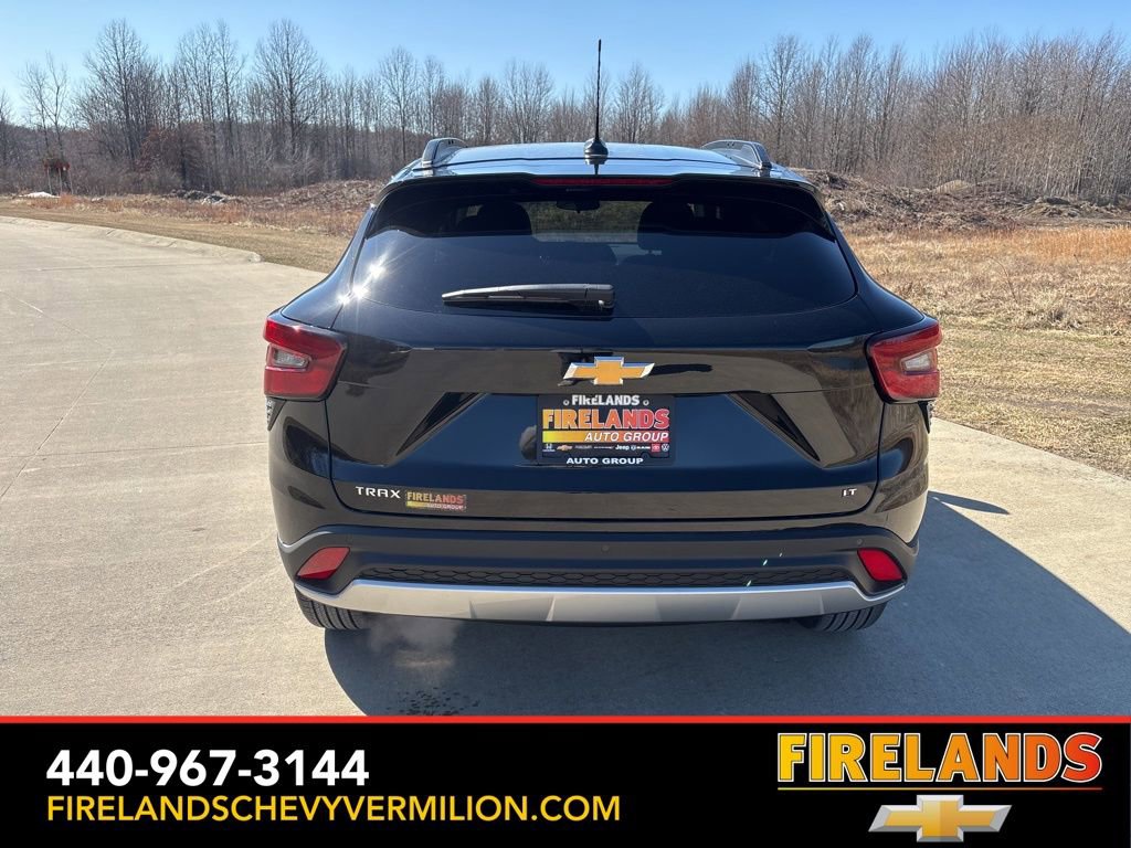 New 2026 Chevrolet Trax LT w/ Driver Confidence Package image 8