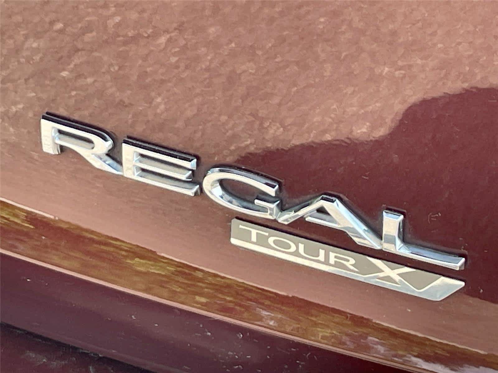 Used 2018 Buick Regal Preferred w/ Sights and Sounds Package AWD/4WD image 10