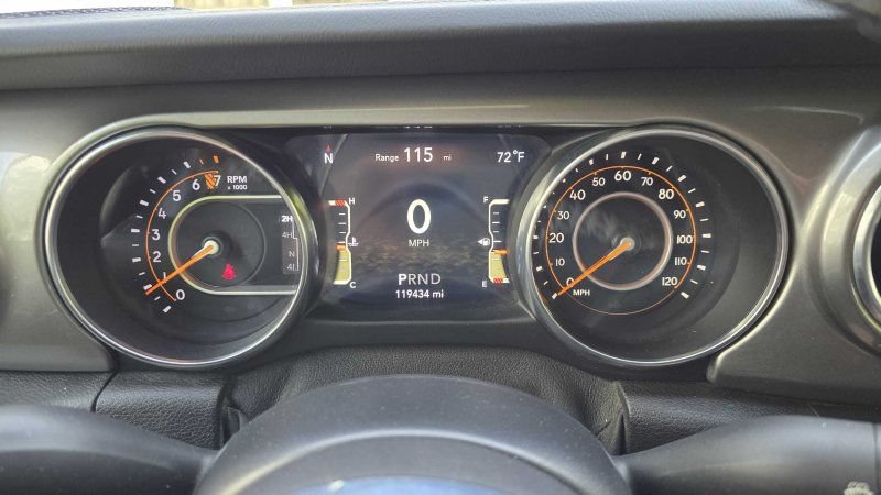 Used 2020 Jeep Wrangler Unlimited Sahara AWD/4WD image 19