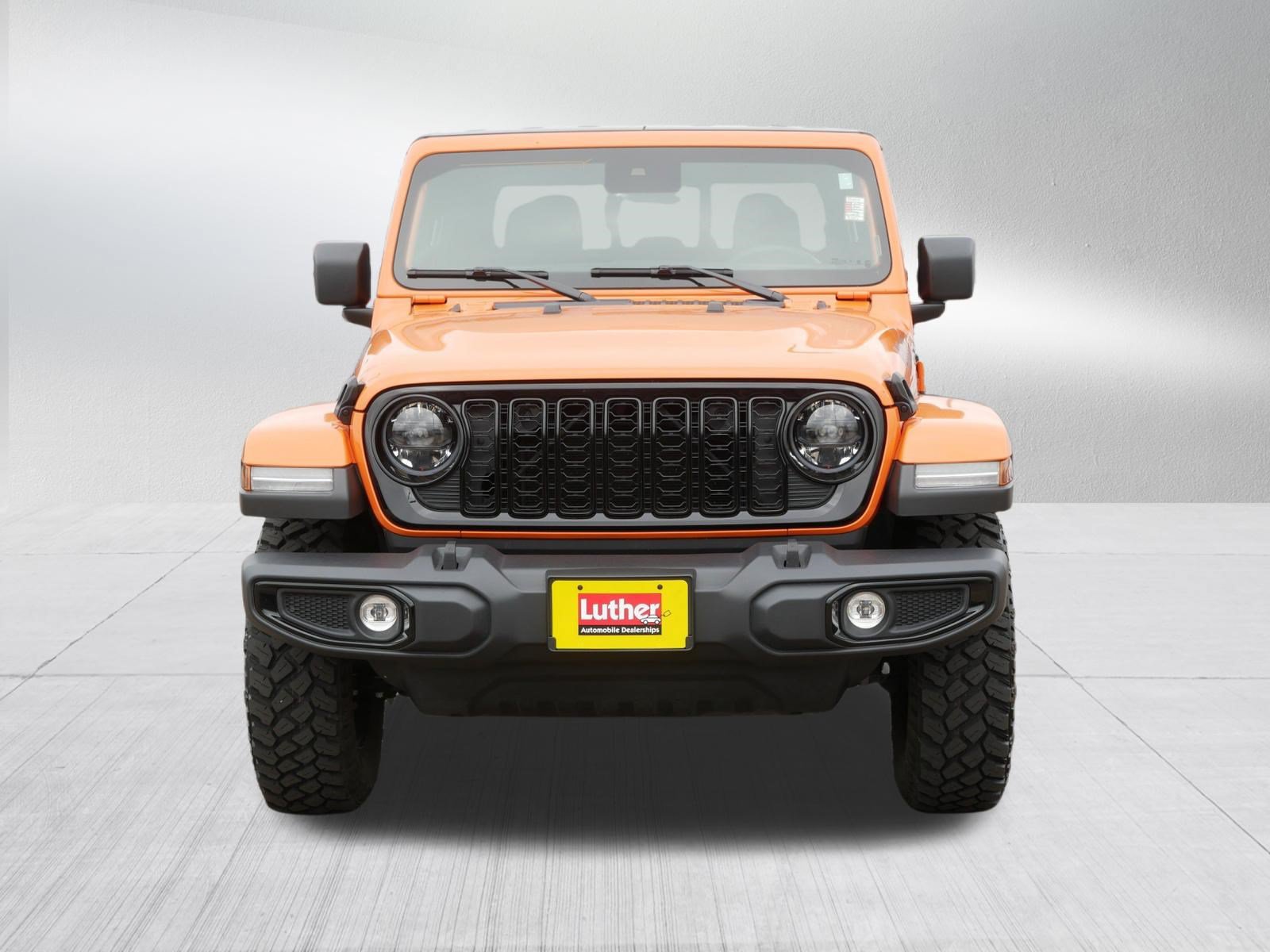 Used 2025 Jeep Gladiator Mojave AWD/4WD image 2