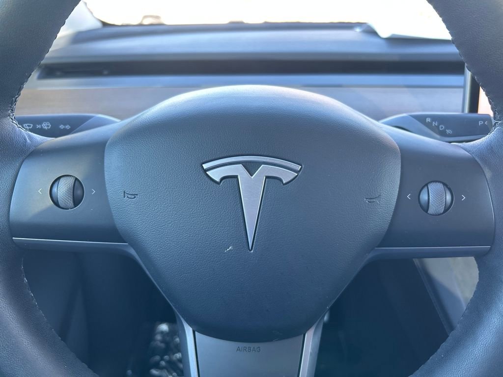 Used 2022 Tesla Model Y Performance image 12