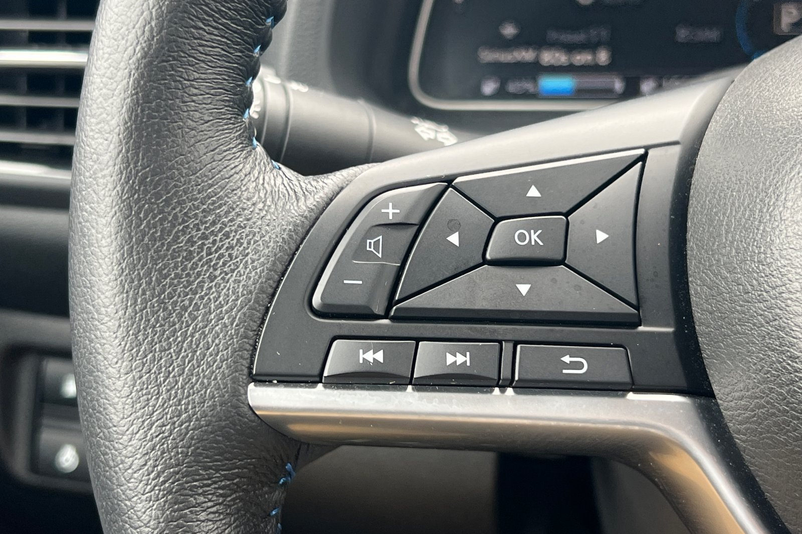 Certified 2024 Nissan Leaf SV Plus FWD image 28