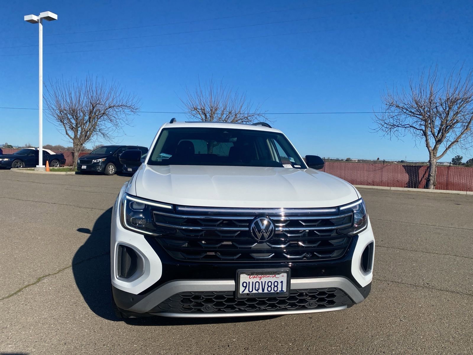 Used 2025 Volkswagen Atlas Peak Edition SE image 2