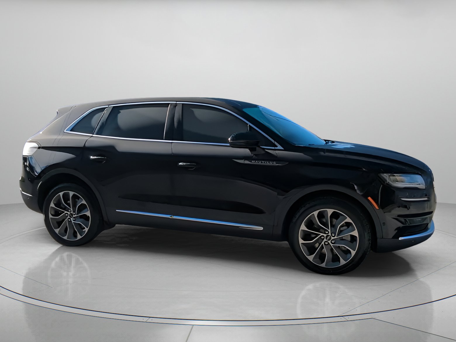 Used 2023 Lincoln Nautilus Reserve w/ Equipment Group 201A image 33