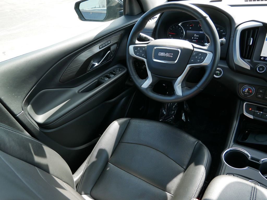 Used 2023 GMC Terrain SLT w/ Infotainment Package II AWD/4WD image 18