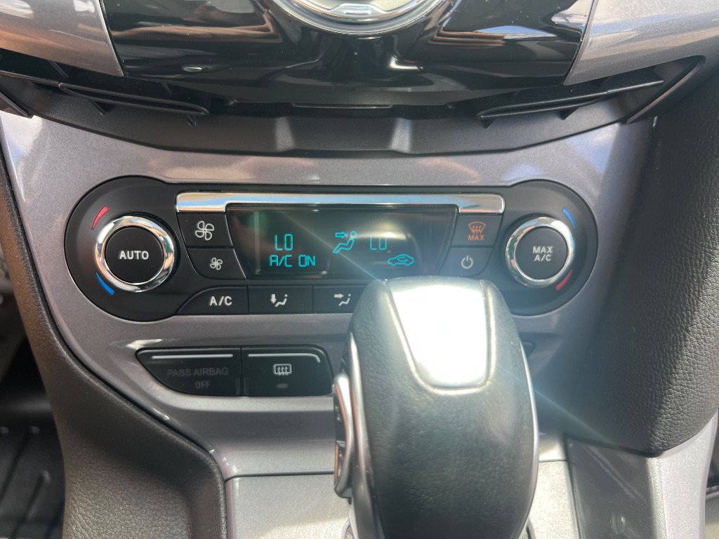 Used 2014 Ford Focus Titanium FWD image 26