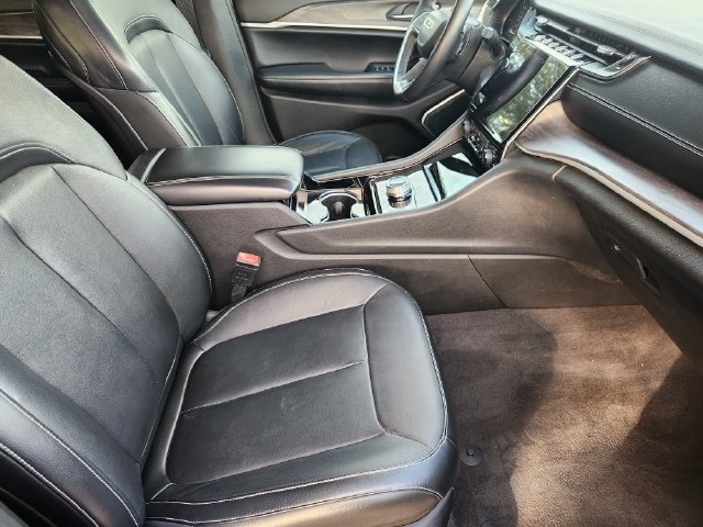 Used 2021 Jeep Grand Cherokee L Limited RWD image 15