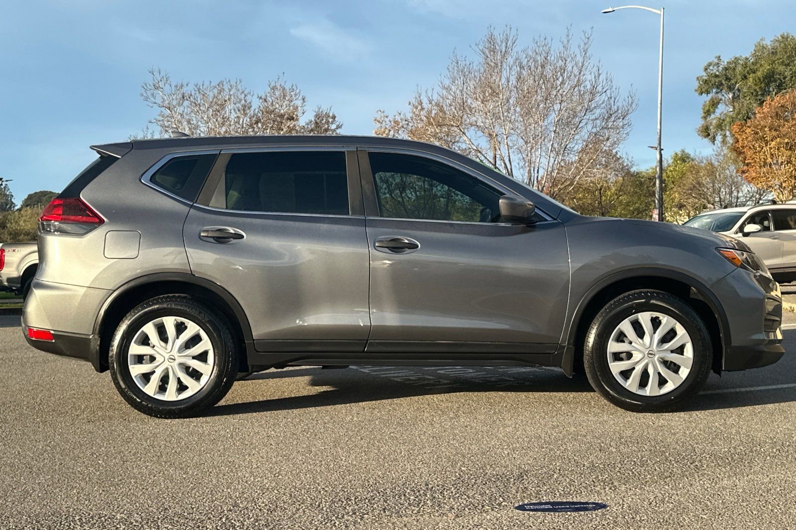 Used 2020 Nissan Rogue S image 3