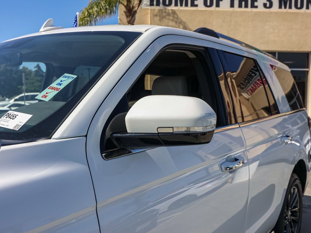 Used 2020 Ford Expedition Limited image 12