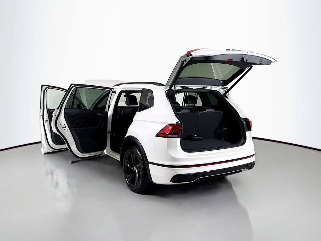 Used 2024 Volkswagen Tiguan SE R-Line FWD image 23