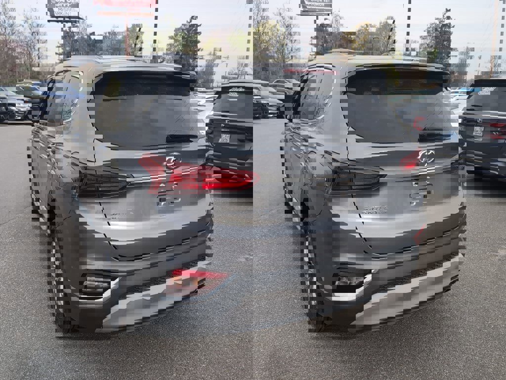 Used 2019 Hyundai Santa Fe SE image 5