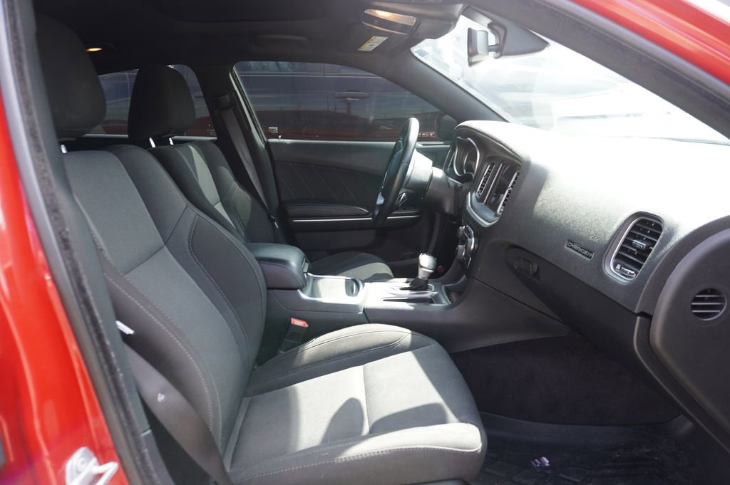 Used 2017 Dodge Charger R/T w/ Beats Audio Group image 9