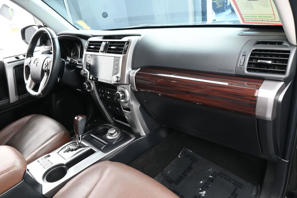 Used 2024 Toyota 4Runner Limited AWD/4WD image 46