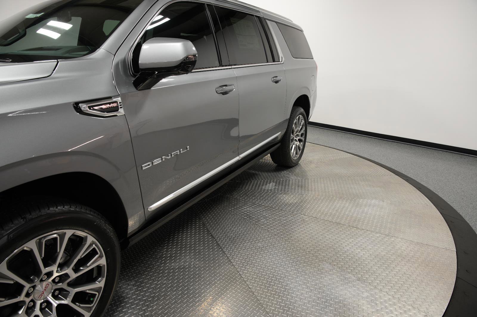 New 2026 GMC Yukon XL Denali w/ Sun & Power Step Package image 6