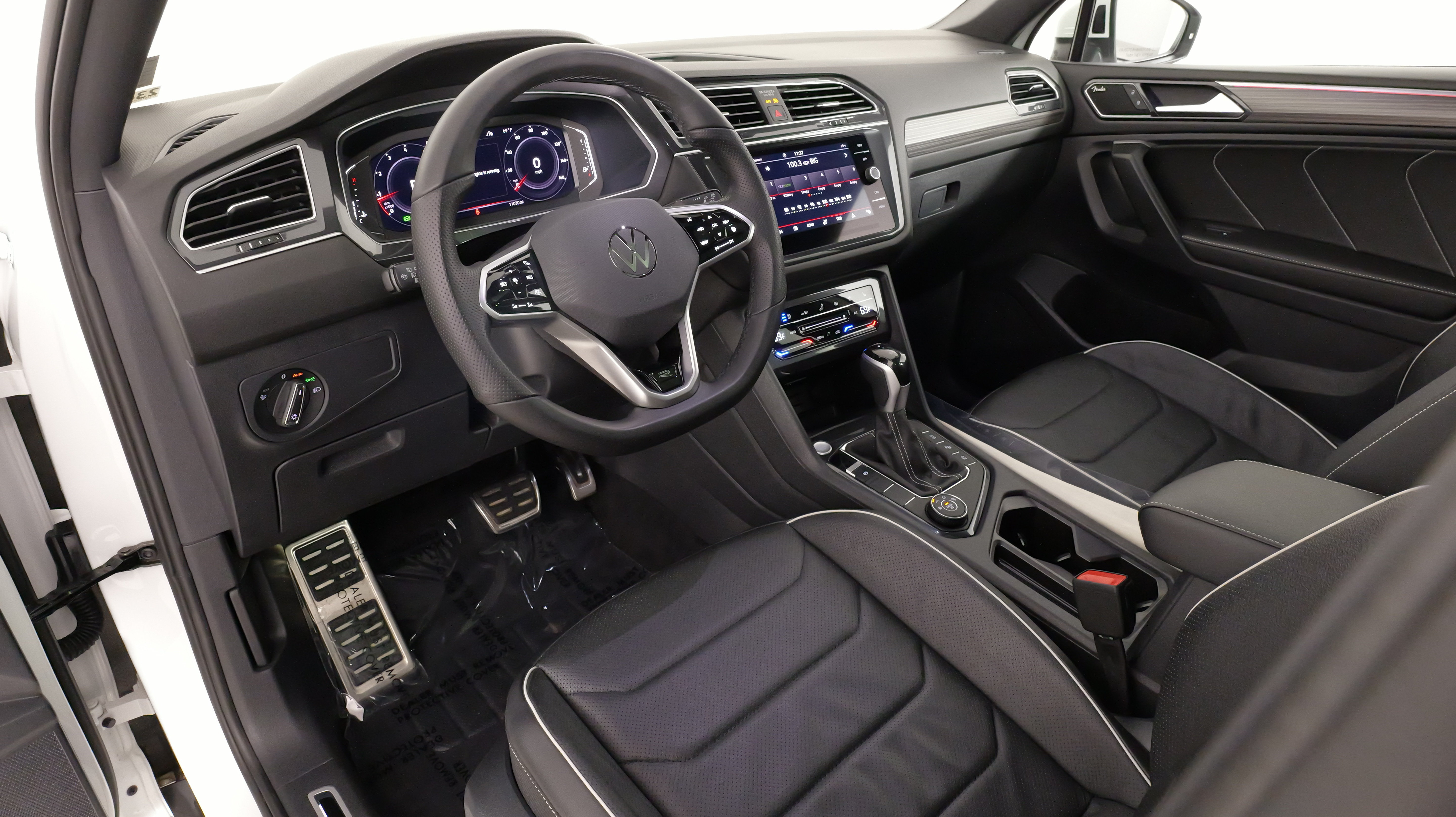 Used 2024 Volkswagen Tiguan SEL R-Line AWD/4WD image 29