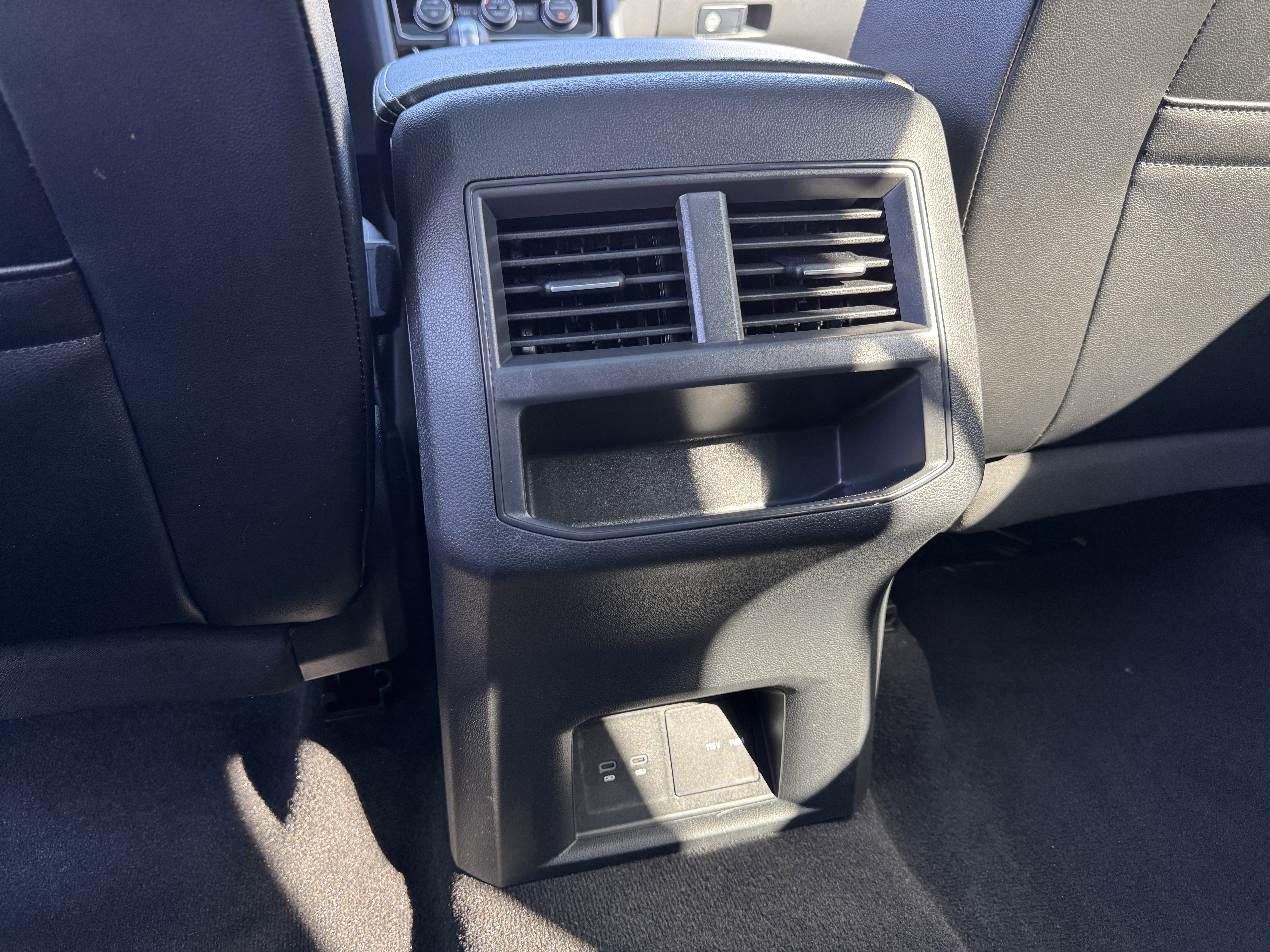 Certified 2022 Volkswagen Atlas Cross Sport SE w/ Panoramic Sunroof Package FWD image 35