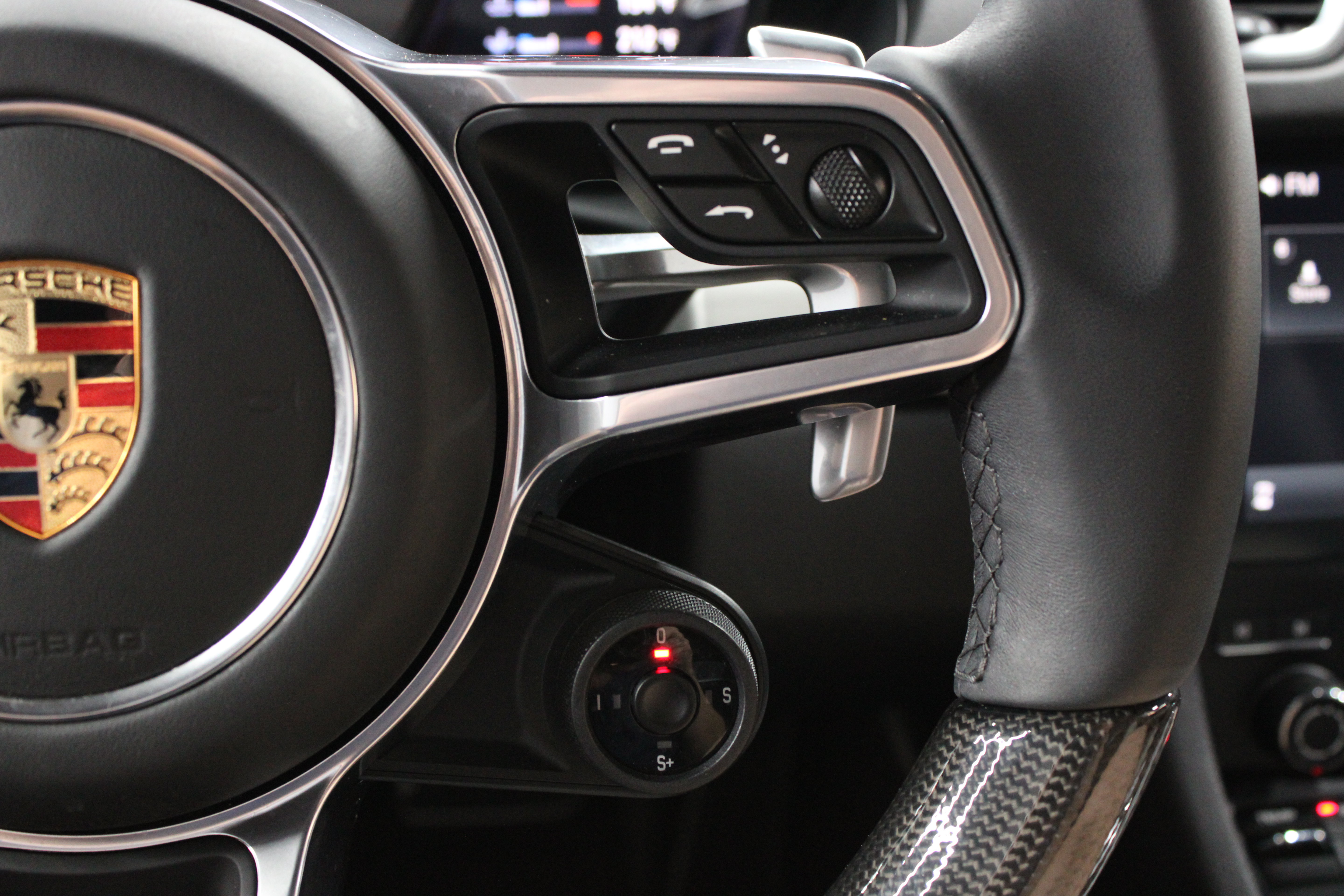 Used 2025 Porsche 718 Cayman S w/ Sportdesign Package RWD image 13