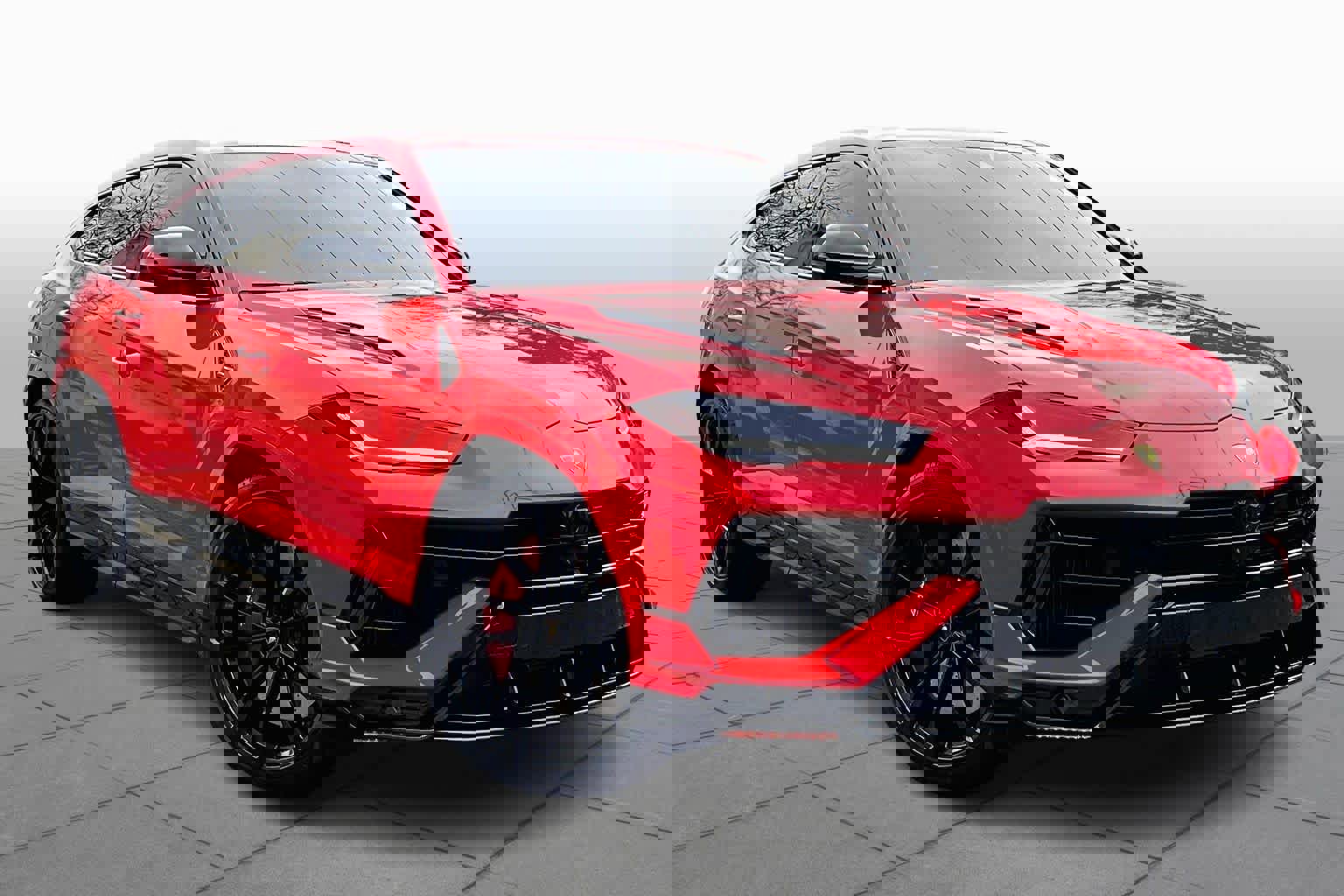 Used 2024 Lamborghini Urus S image 2