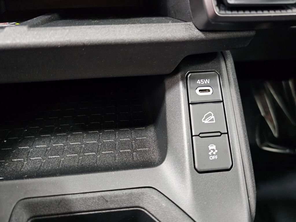 Used 2026 Toyota RAV4 XLE Premium AWD/4WD image 21