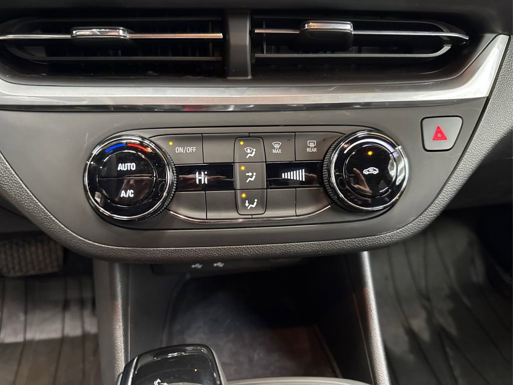 Used 2024 Buick Envista Preferred image 29