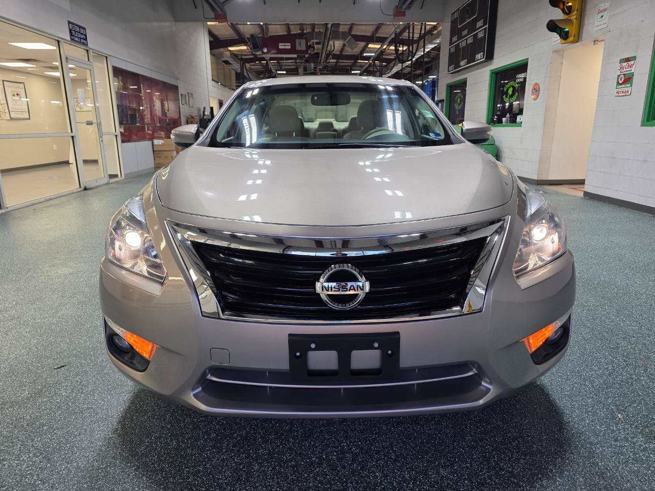 Used 2014 Nissan Altima 2.5 SV w/ Convenience Package FWD image 3