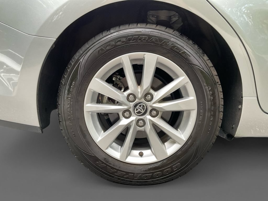 Used 2025 Toyota Camry LE FWD image 10
