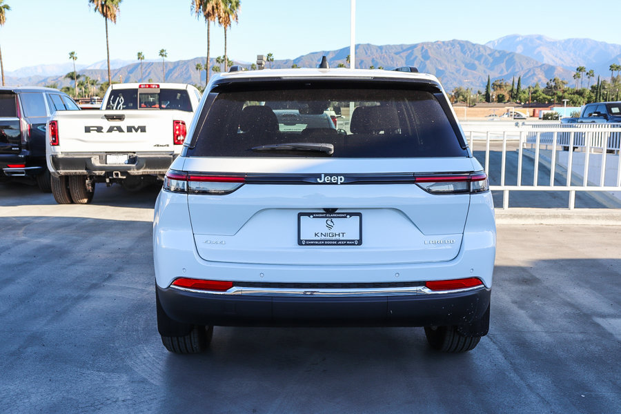 New 2026 Jeep Grand Cherokee Laredo AWD/4WD image 8