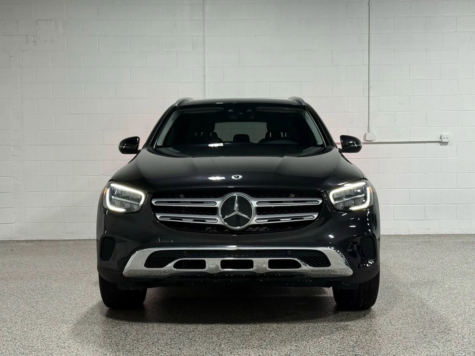 Used 2021 Mercedes-Benz GLC 300 GLC 300 4MATIC Sport Utility 4 image 3