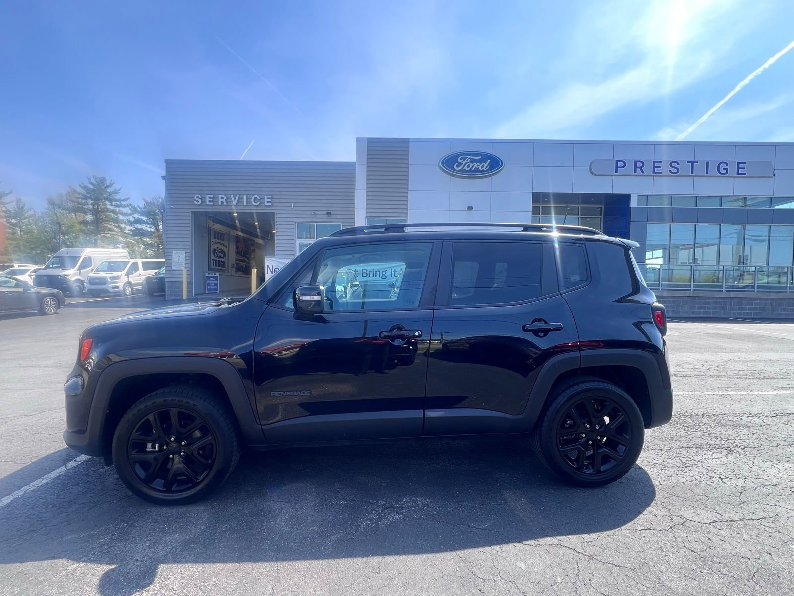 Used 2023 Jeep Renegade Altitude AWD/4WD image 5