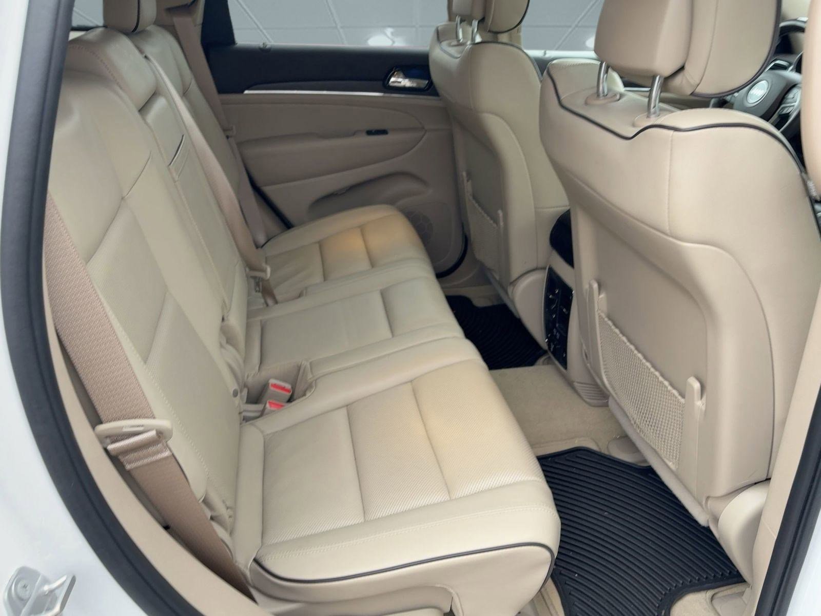 Used 2021 Jeep Grand Cherokee Overland w/ Trailer Tow Group IV image 28