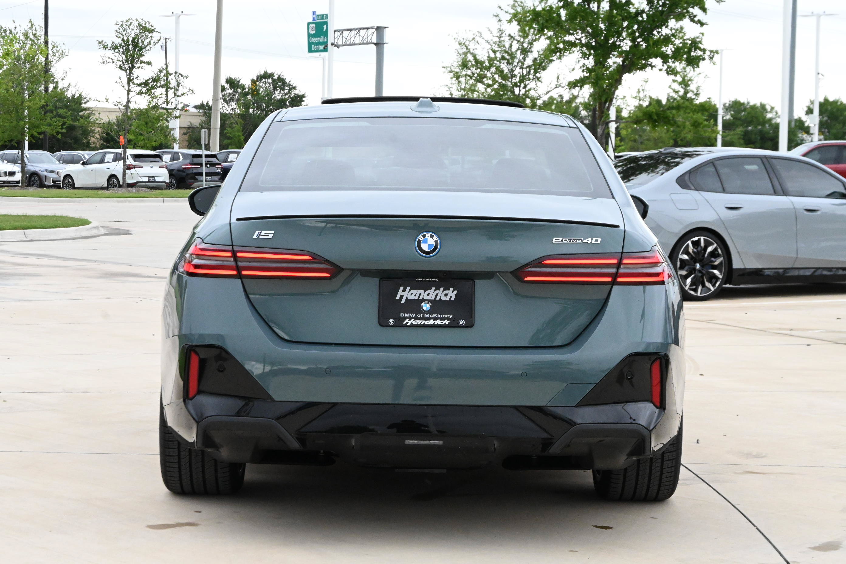 New 2027 BMW i5 eDrive40 w/ M Sport Package RWD image 7