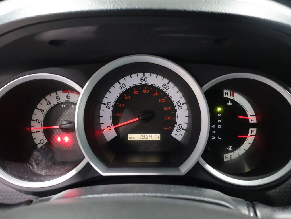 Used 2013 Toyota Tacoma PreRunner w/ SR5 Pkg RWD image 38