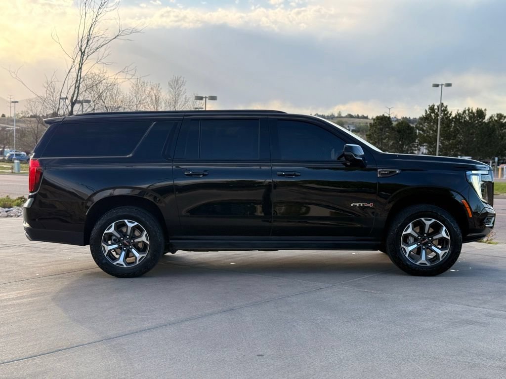 Used 2025 GMC Yukon XL AT4 Ultimate AWD/4WD image 10