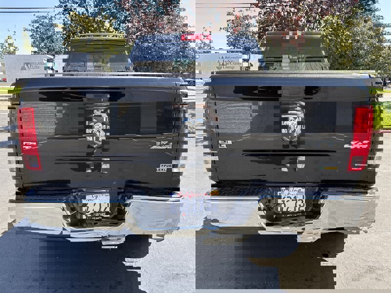 Used 2017 RAM 1500 Classic SLT image 9