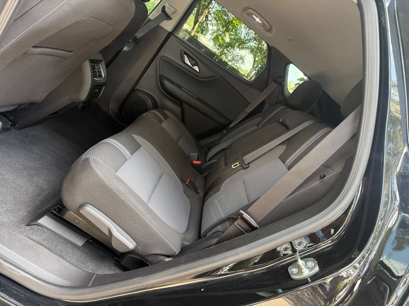 Used 2025 Chevrolet Blazer LT FWD image 23