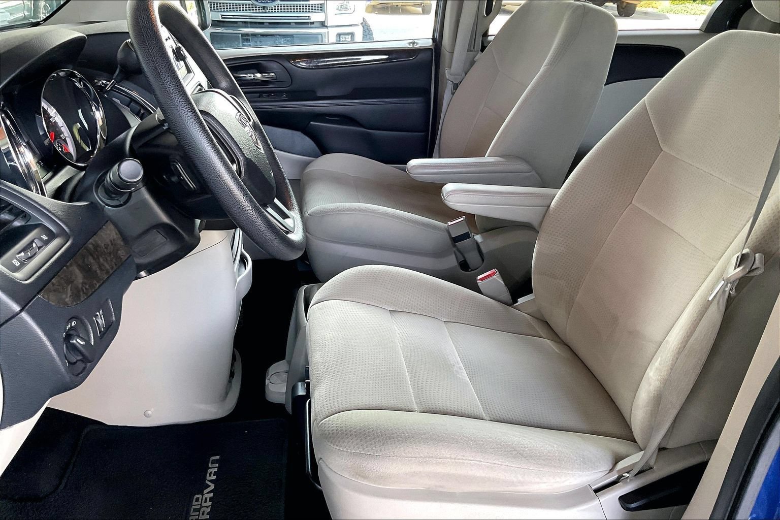 Used 2011 Dodge Grand Caravan Express FWD image 18