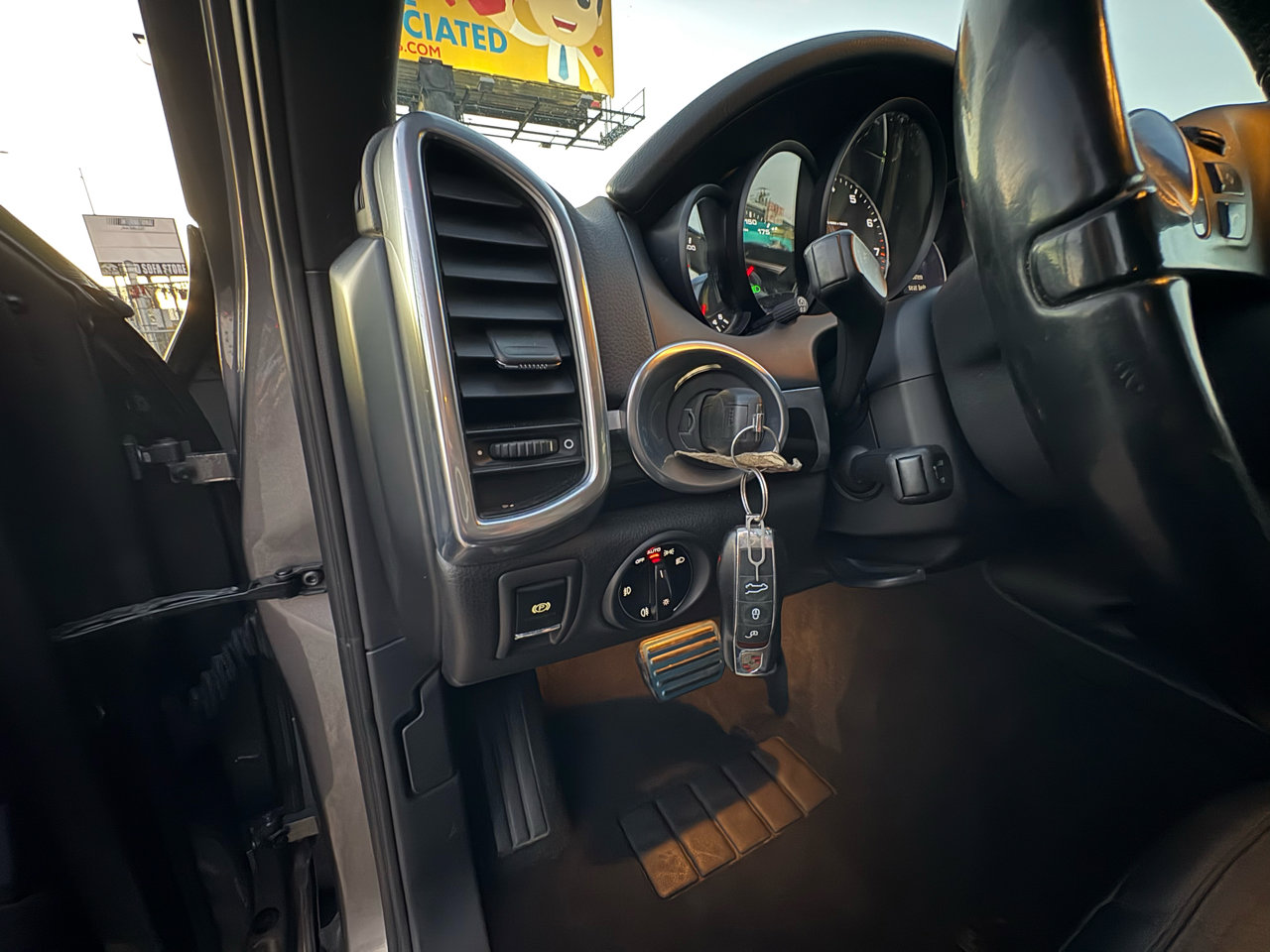 Used 2013 Porsche Cayenne S image 13