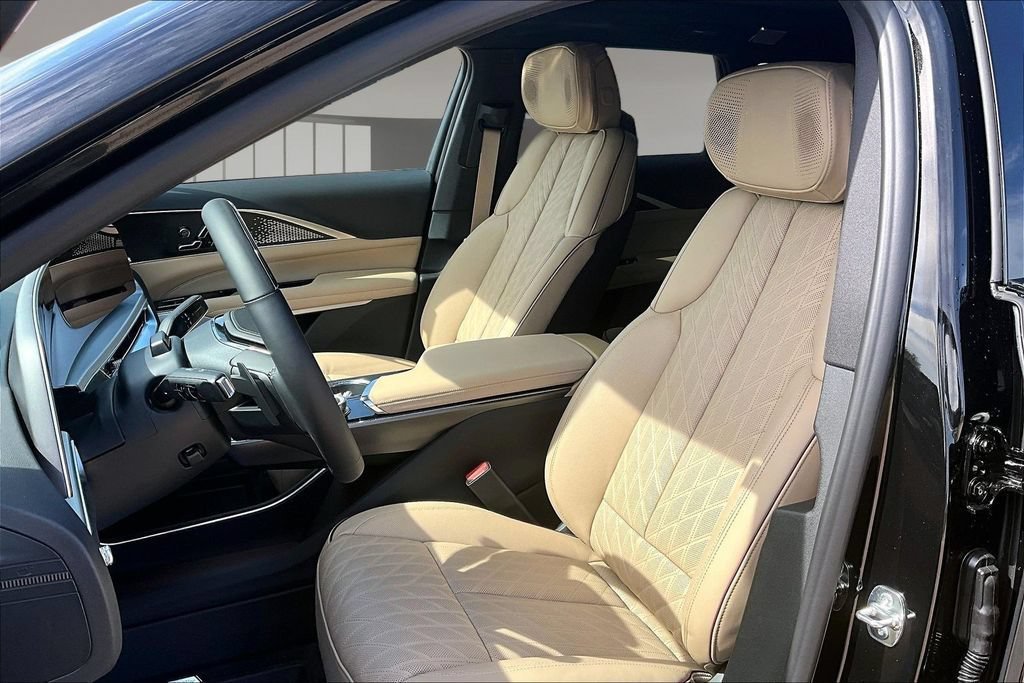 New 2026 Cadillac Lyriq Signature Sport w/ Nappa Leather Package AWD/4WD image 9