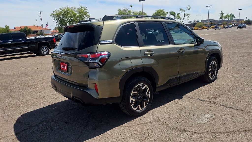 Used 2025 Subaru Forester Premium AWD/4WD image 11