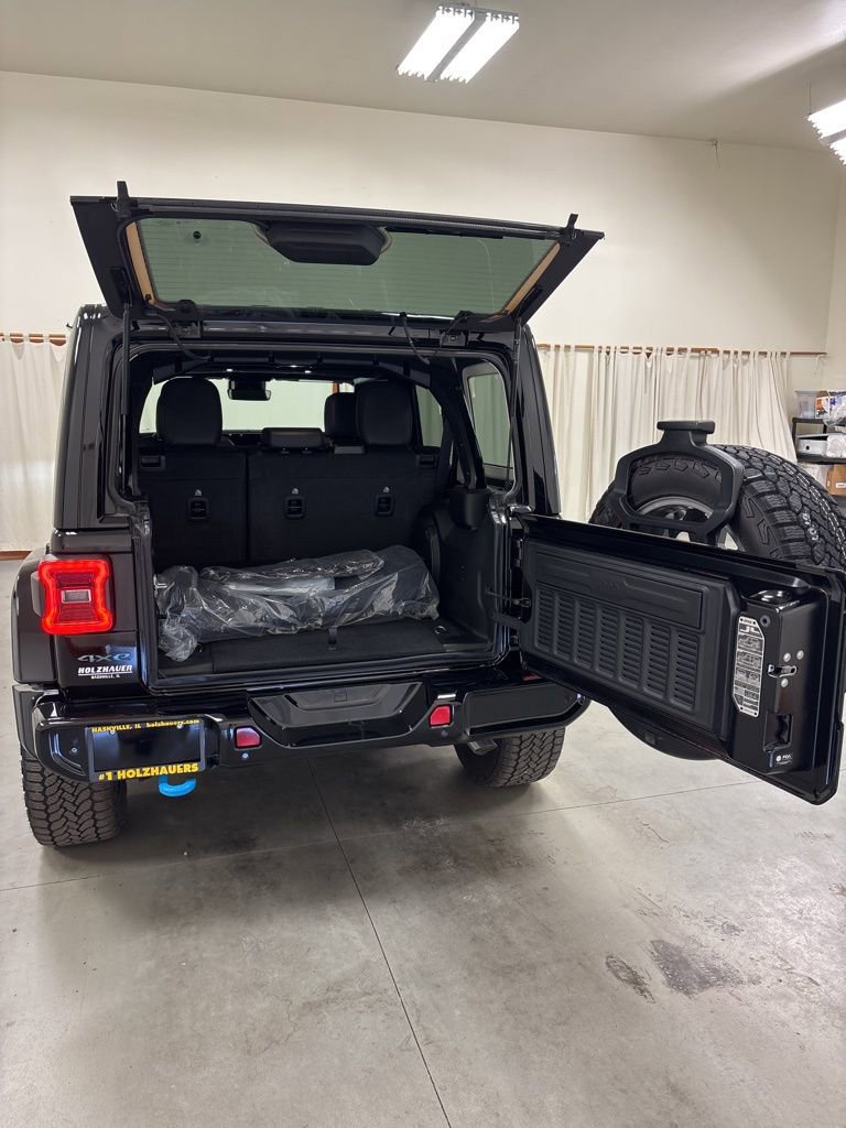 Used 2024 Jeep Wrangler High Altitude image 28