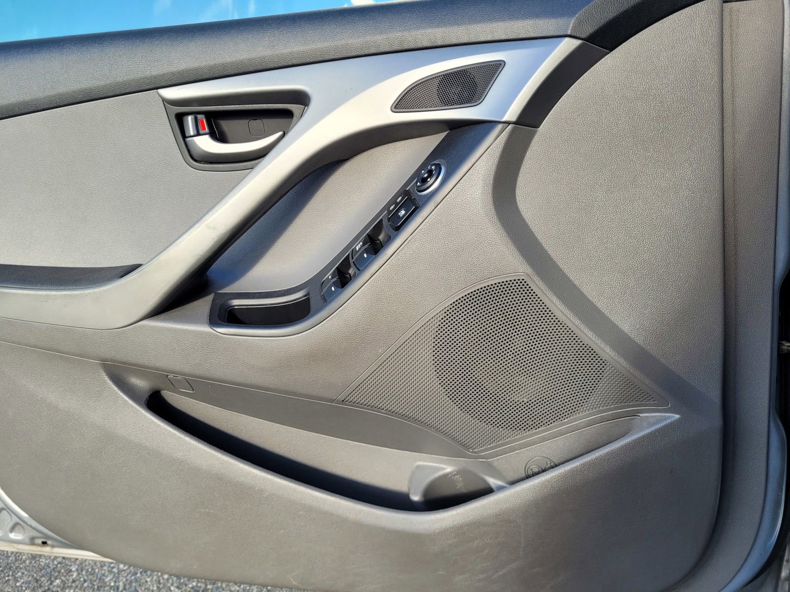 Used 2016 Hyundai Elantra SE image 21