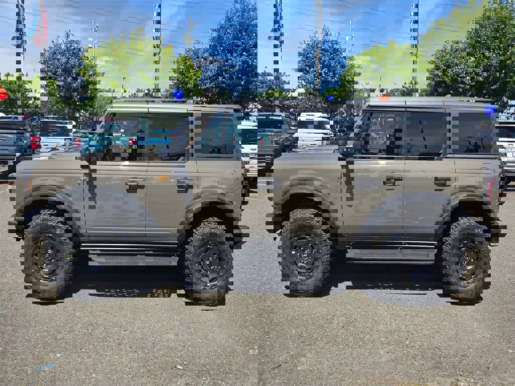 New 2025 Ford Bronco Badlands image 8