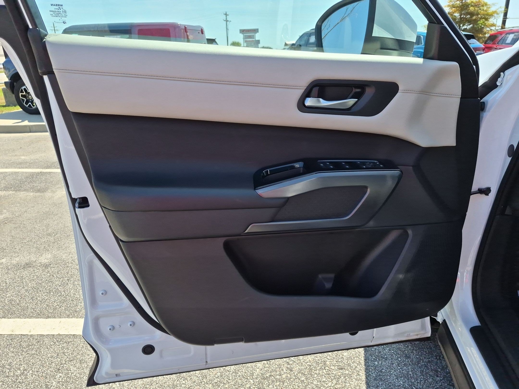 Certified 2025 Nissan Pathfinder SL AWD/4WD image 13