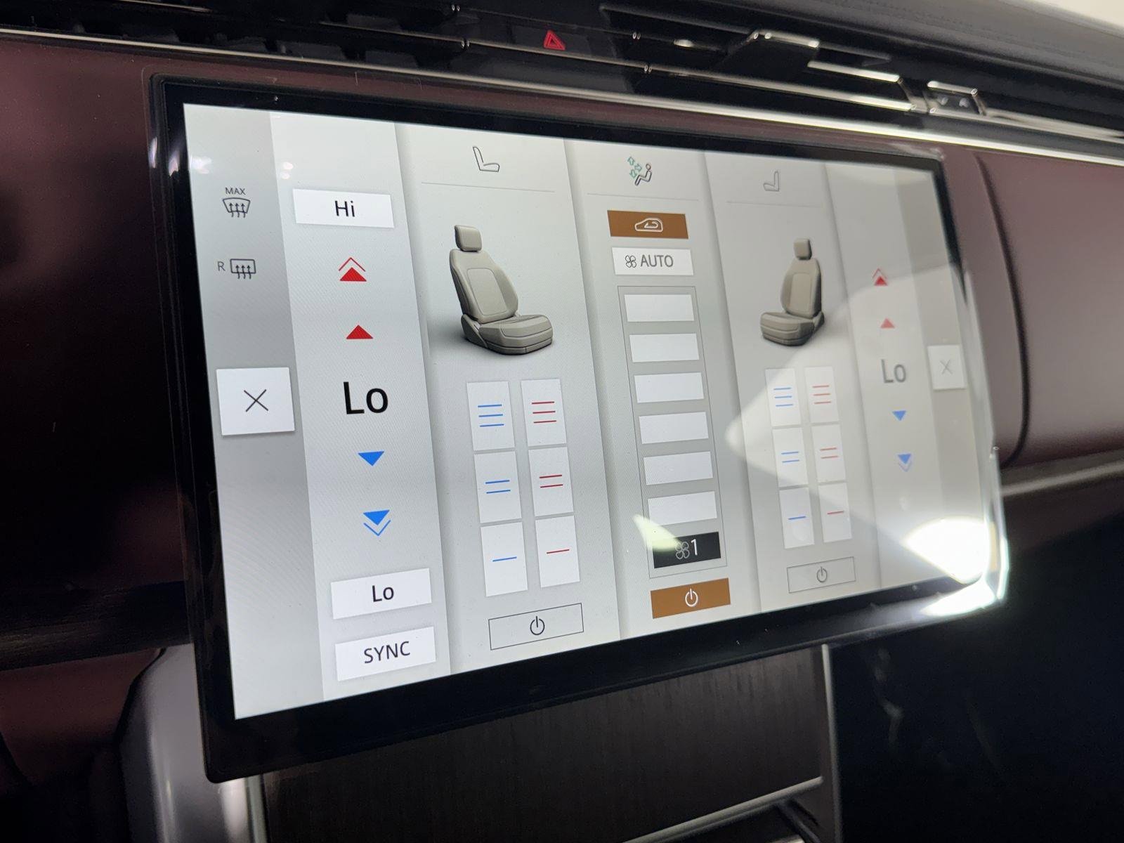 New 2025 Land Rover Range Rover SE image 16