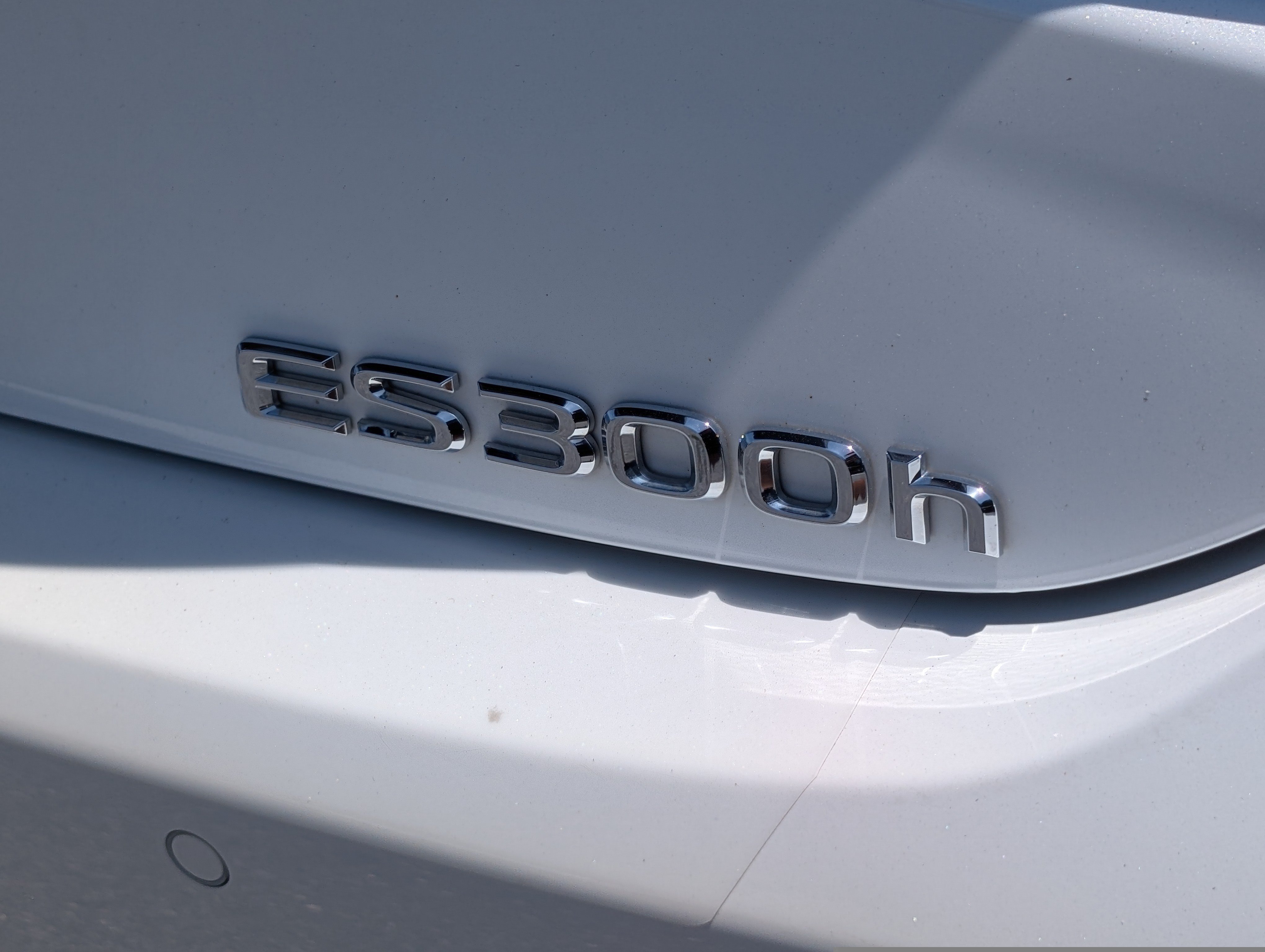 Used 2024 Lexus ES 300h Ultra Luxury w/ Accessory Package (Z2) FWD image 9